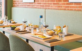 Campanile NATURE - Lyon Est Bron Eurexpo